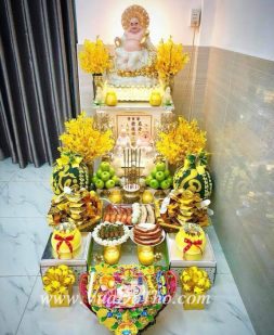 thay bàn thờ thần tài mới